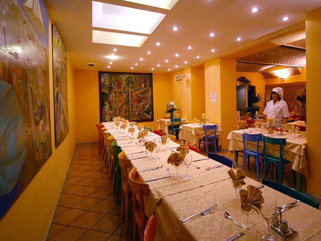 Albergo Ristorante Corsini Pavullo nel Frignano Exterior foto