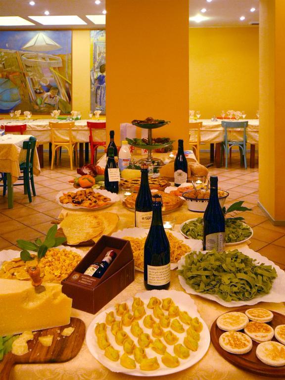 Albergo Ristorante Corsini Pavullo nel Frignano Exterior foto